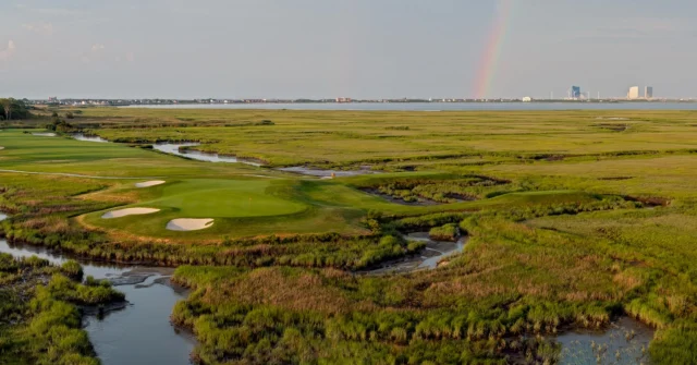 Due to impending storm, the golf course, Taproom, and clubhouse will be closed all day today 10.12 and Monday 10.13.

Thank you and stay safe!