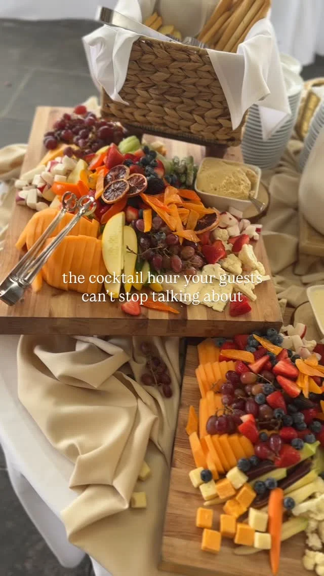 Luxury is in the details, and in every oyster. 🦪
At Atlantic City Country Club, cocktail hour is more than a prelude… it’s an experience. From the fresh seafood to the panoramic views, every bite feels like a celebration.

#atlanticcitycountryclubwedding #atlanticcity #weddinginspiration #cocktailhour #seafood #oysters