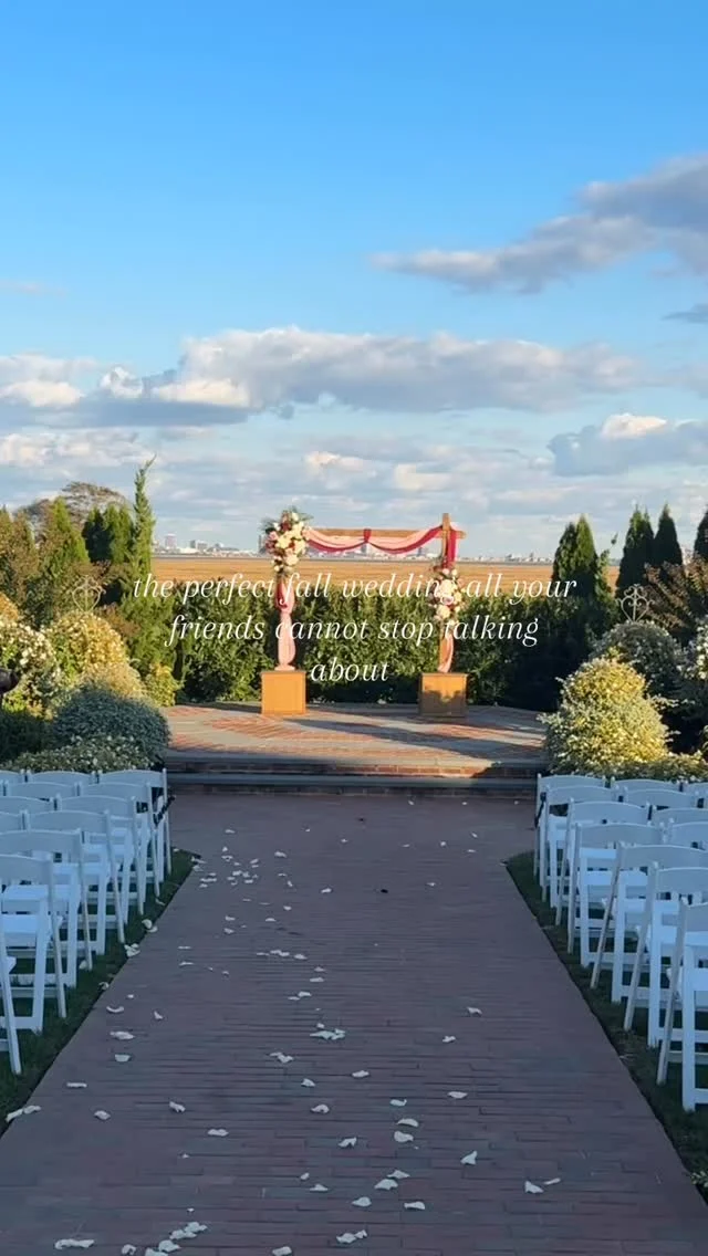 Love in full bloom, even in fall 🤍

#njwedding #fallweddings #atlanticcity #weddinginspiration #trending #fallseason #fallinlove