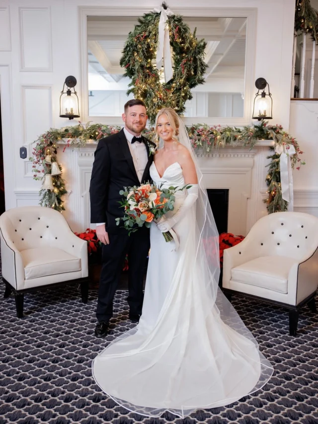 Proof that love shines brightest during the most magical time of year. ✨🎄 

Wrapped in winter greens, twinkling lights, and holiday charm, weddings during the Christmas season at Atlantic City Country Club feel straight out of a storybook.

Photo @photos.by.shaun 
Makeup- Stephanie @honeyglow.studio 
Hair @hellobeautifulweddings 
Venue @atlanticcitycountryclub
